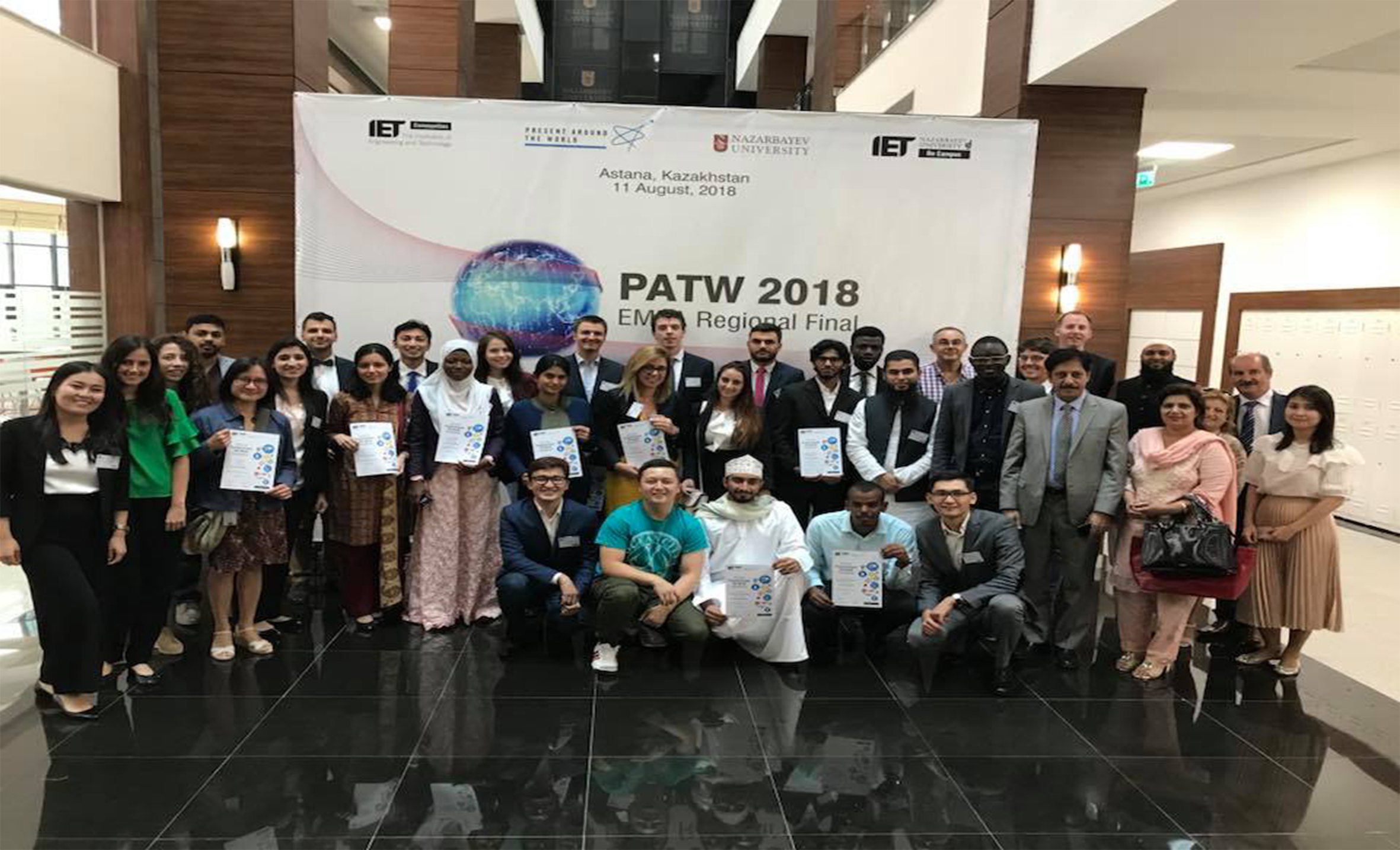 Photo des 19 compétiteurs de l'IET EMEA PATW 2018