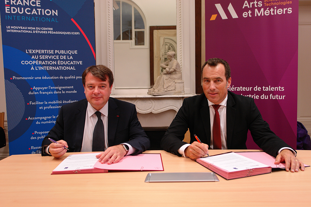 Signature d'une convention cadre entre Arts et Métiers et France Éducation international