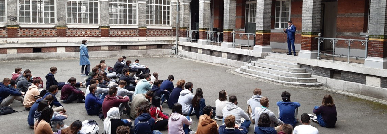 Nicolas Douaud, directeur KSB Sequedin s'adresse aux élèves ingénieurs Arts et Métiers à Lille