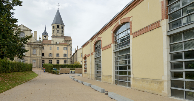 Une visite à distance du campus de Cluny