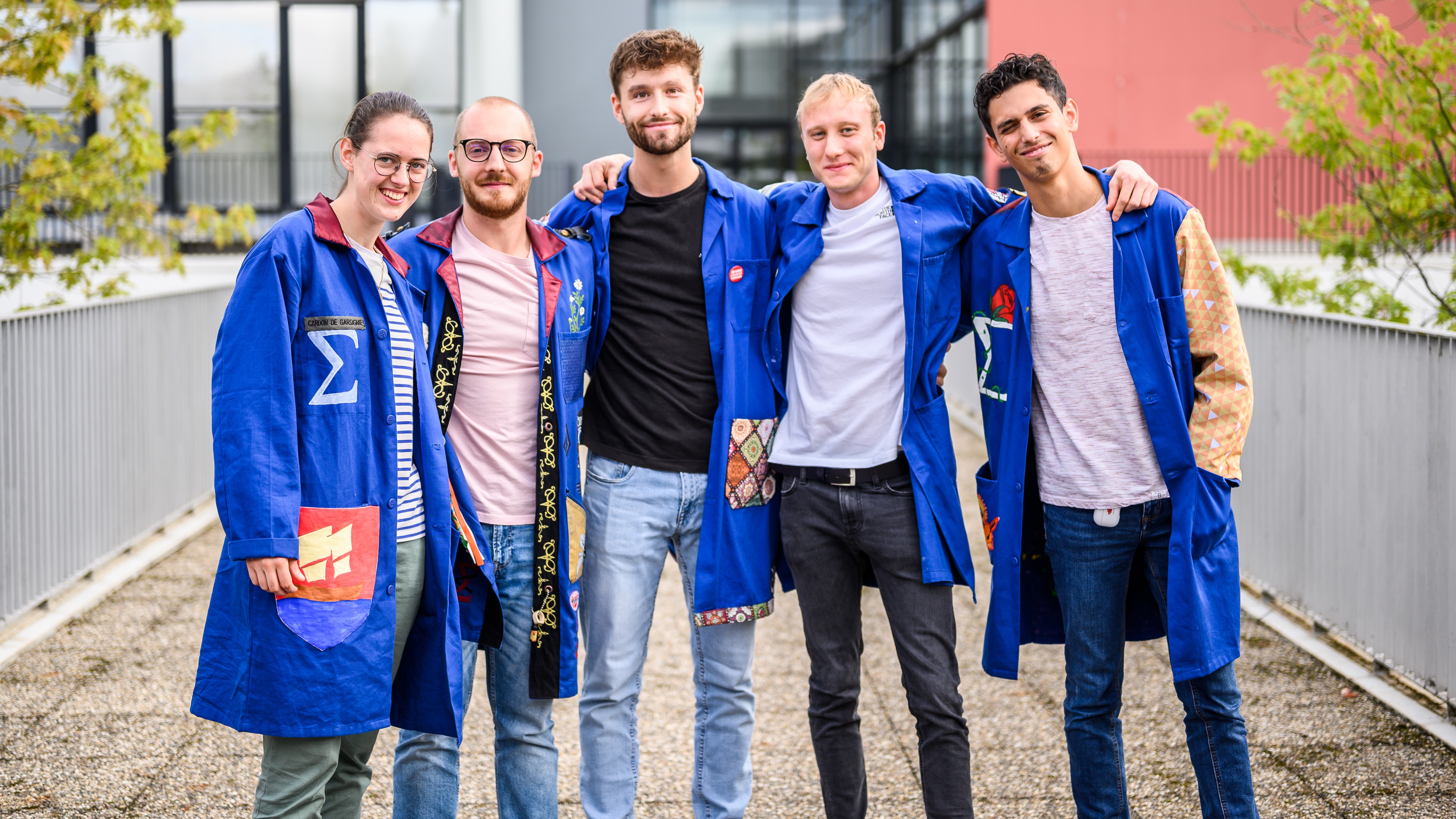 Groupes d'étudiants en alternance au sein de l'école Arts et Métiers sur le campus de Metz