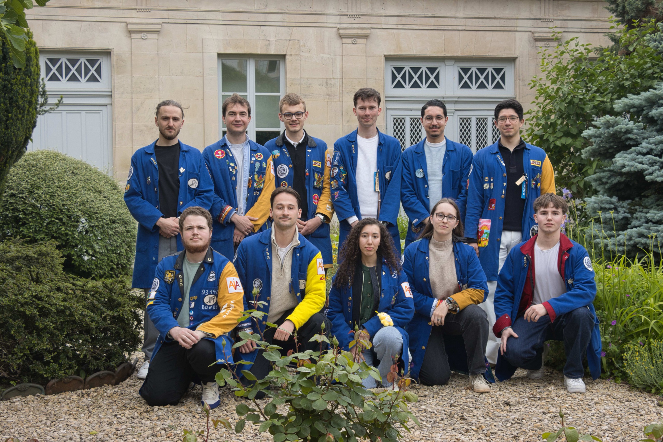 (Group photo of students in the arts et métiers engineering program arts et métiers the arts et métiers campus arts et métiers Châlons-en-Champagne)