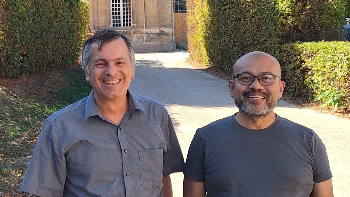 Frédéric Mérienne et Zuki B. Yusoff lors de sa visite du campus de Cluny. 