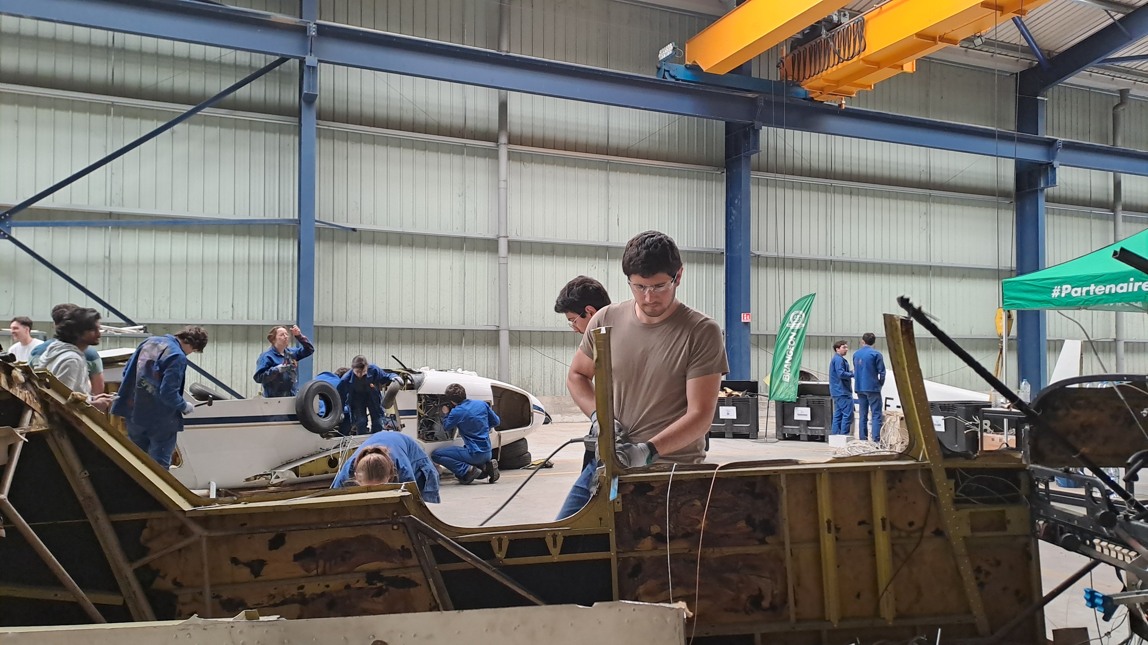 Action pédagogique mai 2024 - Semaine thématique : « Enjeux techniques, organisationnels et économiques de l’économie circulaire :  un cas pratique in situ de démantèlement d’avion »