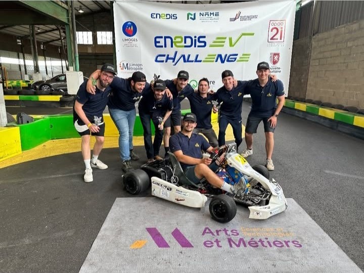 En juin 2025, l'association, composée de huit étudiants-ingénieurs en programme Grande Ecole sur le campus Arts et Métiers de Cluny, a remporté le premier prix de l'ENEDIS EV Challenge grâce à leur kart électrique.