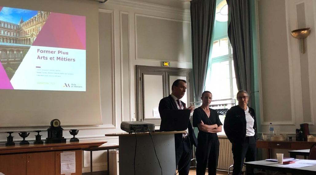 Laurent Champaney, Coline Moal Vignon et Nadège Troussier lors du point presse de rentrée de l'école Arts et métiers le 12 septembre 2023