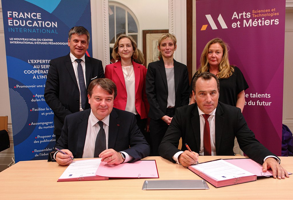 Signature d'une convention cadre entre Arts et Métiers et France Éducation international