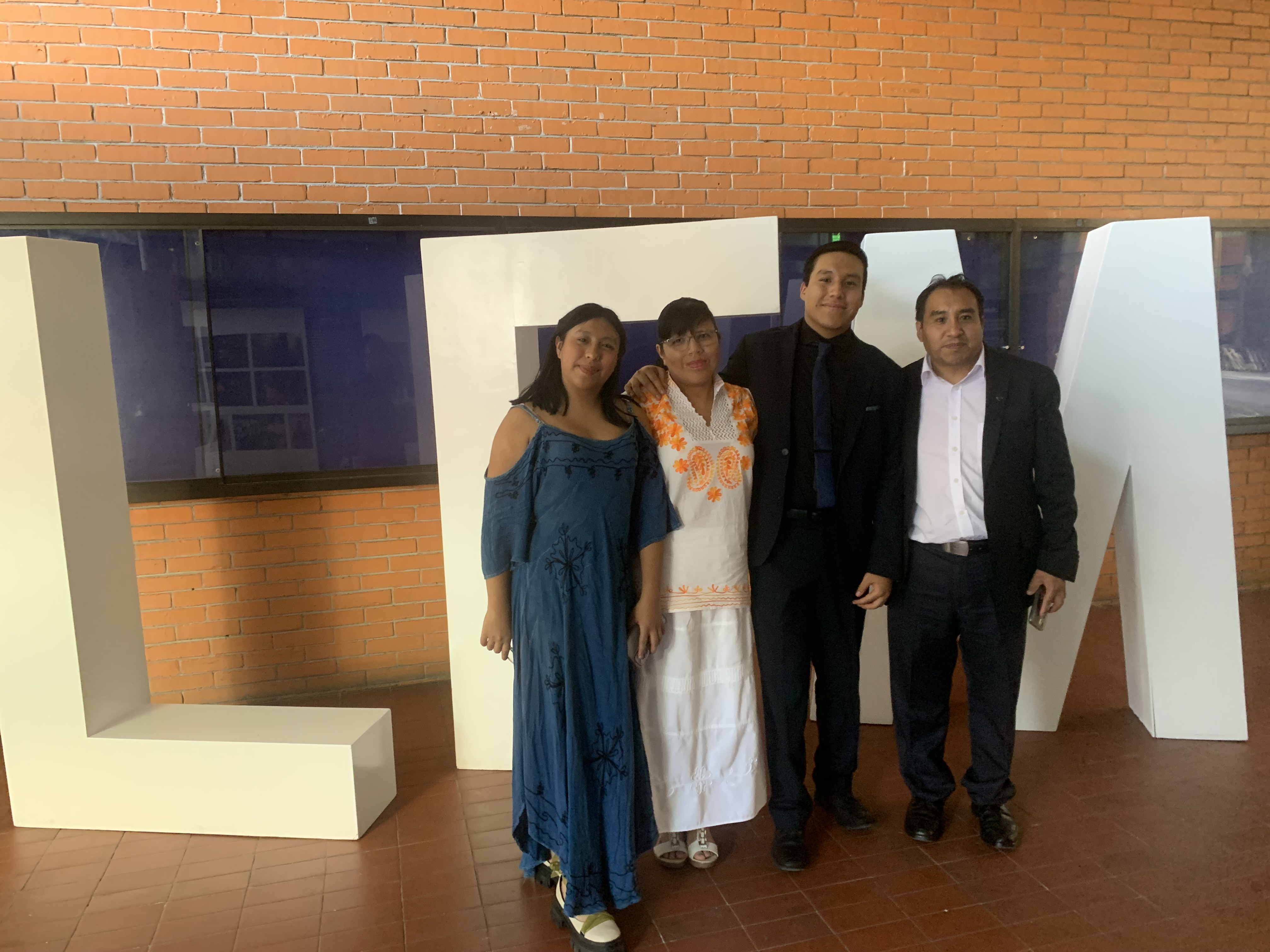 Etudiant avec sa famille