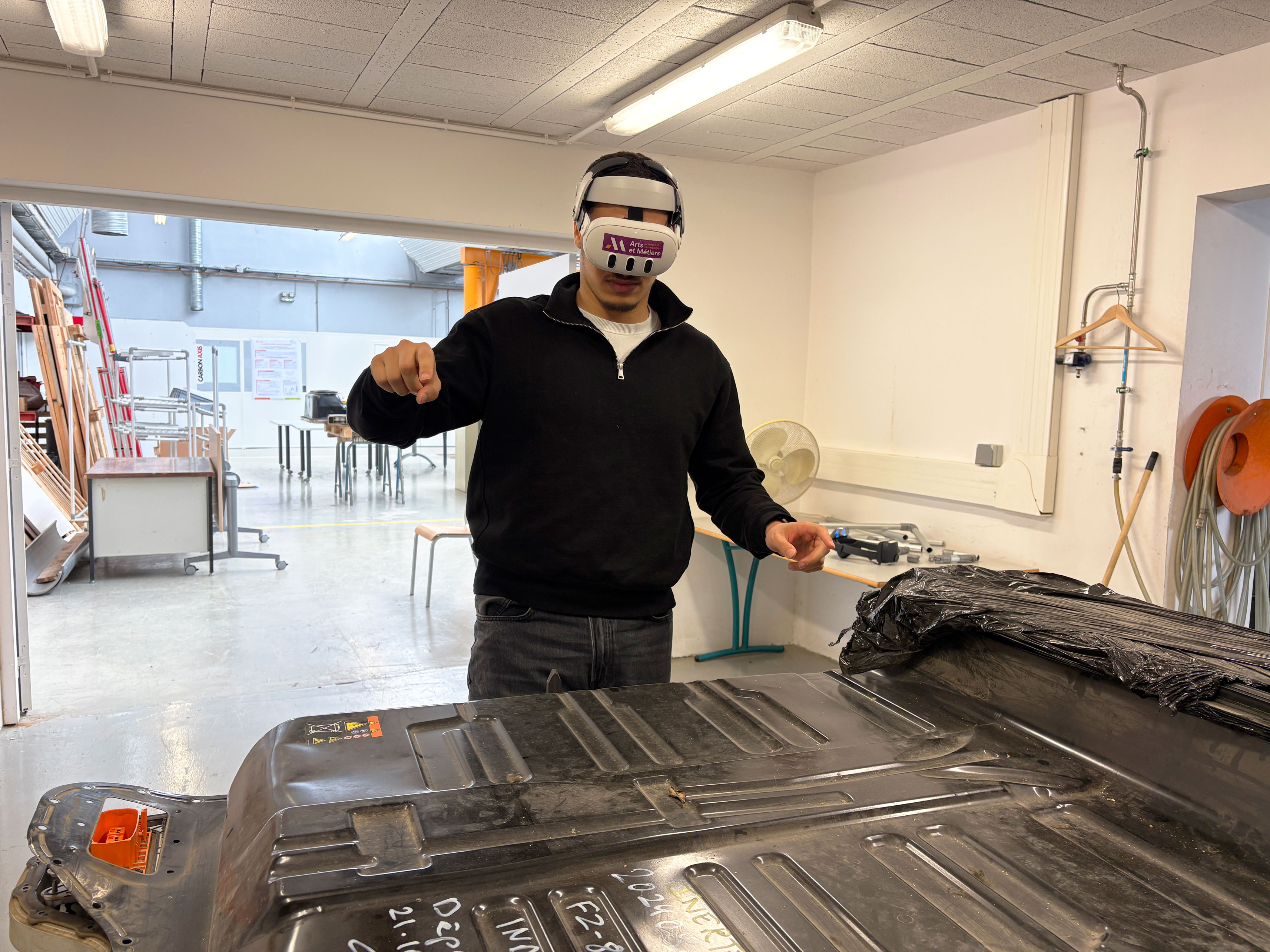 electric battery and AR/VR