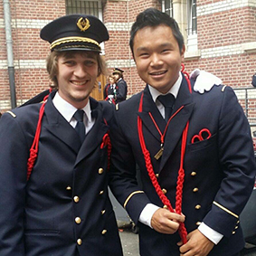 Jean-François Jung, président de l'association des élèves du campus de LIlle, avec Martin Ngyuen, ancien président ( à droite)
