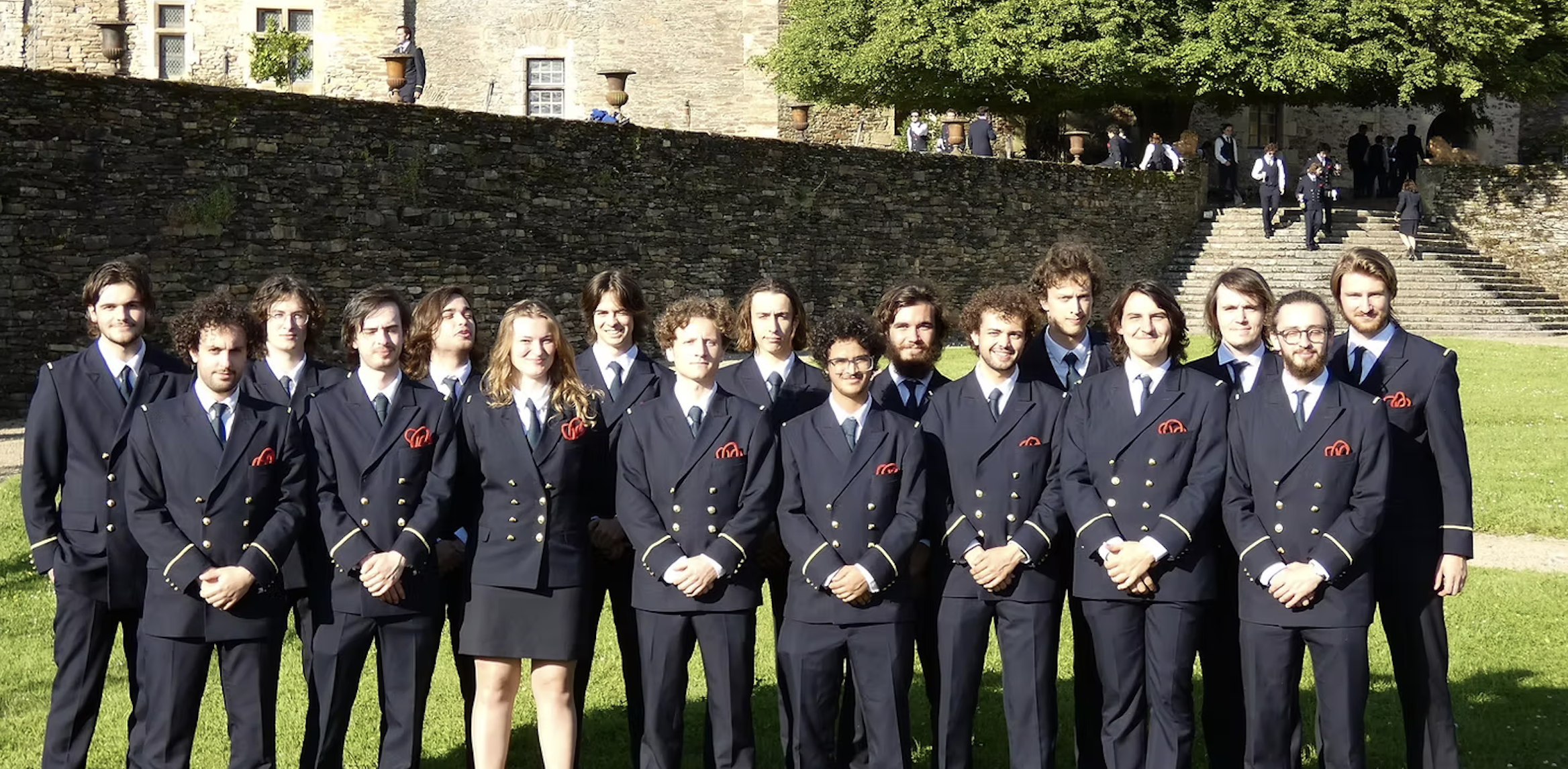 Groupe d'élèves représentant la Junior Entreprise de l'ENSAM