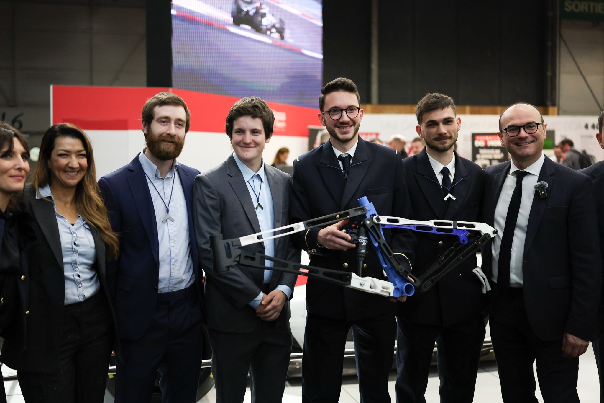 Les étudiants rencontrent le ministre l'industrie Sébastien Martin au Salon Global Industrie