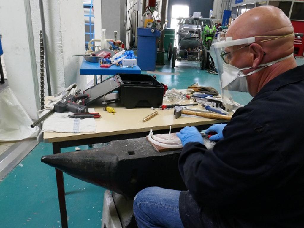 ponçage fabrication visières 