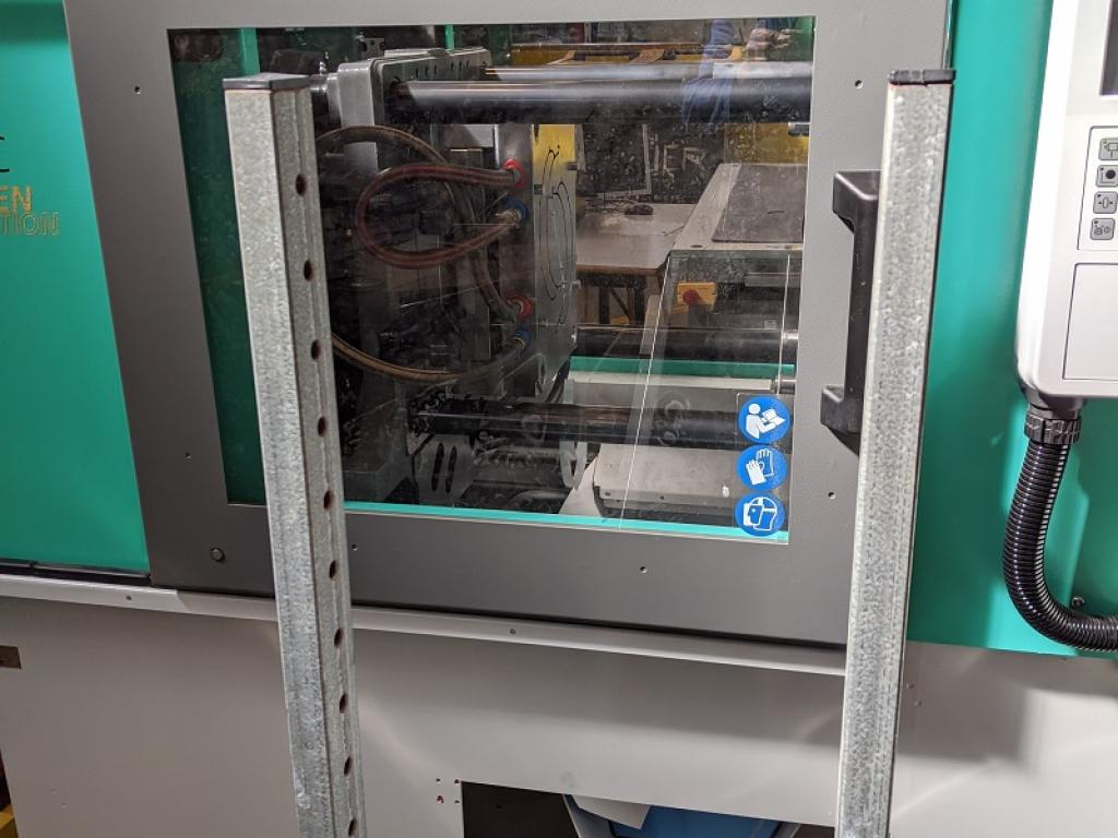 Moule ouvert sur presse