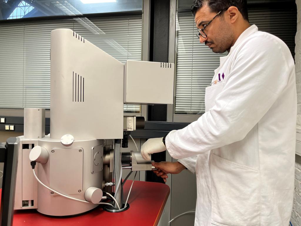 Le microscope électronique à balayage du laboratoire MSMP Lille