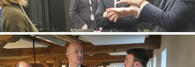 Deux dotorants LISPEN présentent leurs travaux de recherche au Ministre de l'indutrie.