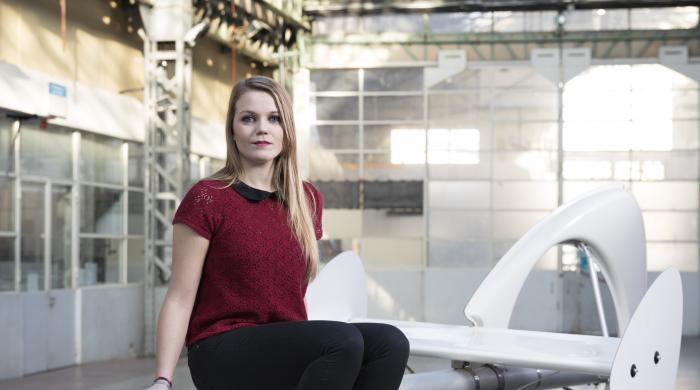 Justine, inégnieure - exposition technologie nom féminin 