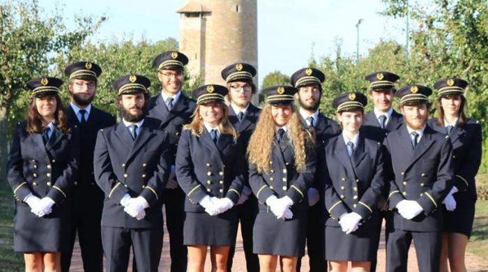 L'équipe de l'AMJE du Cluny