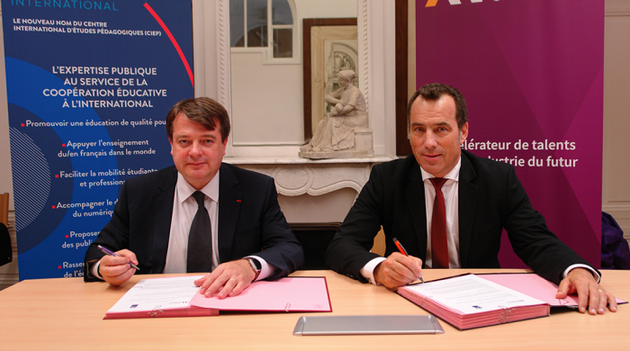Signature d'une convention cadre entre Arts et Métiers et France Éducation international