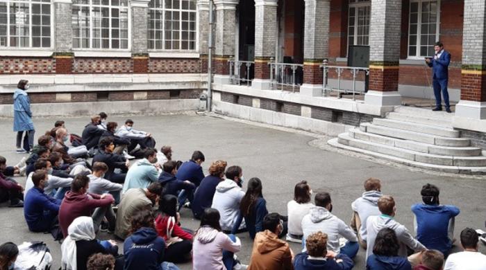 Nicolas Douaud, directeur KSB Sequedin s'adresse aux élèves ingénieurs Arts et Métiers à Lille