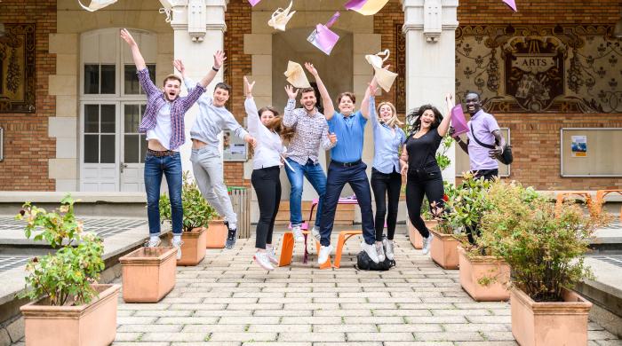 Arts et métiers photo groupe étudiants ENSAM