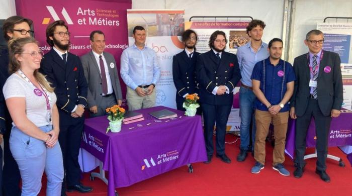 Signature de mécénat entre Lebronze alloys et le campus Châlons-en-Champagne !