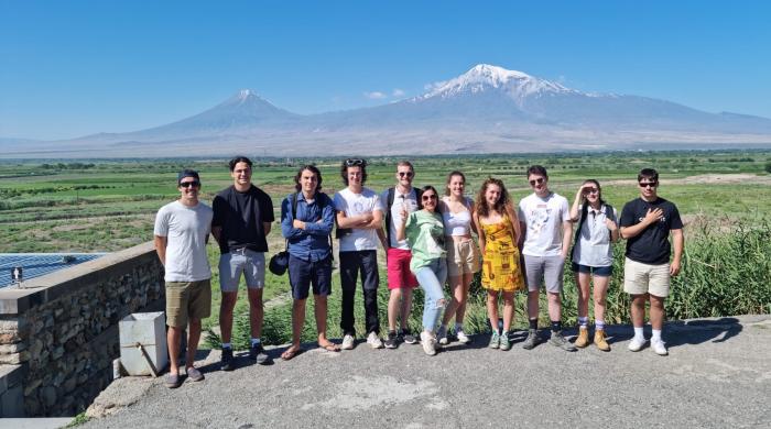 groupe d'étudiants en Arménie