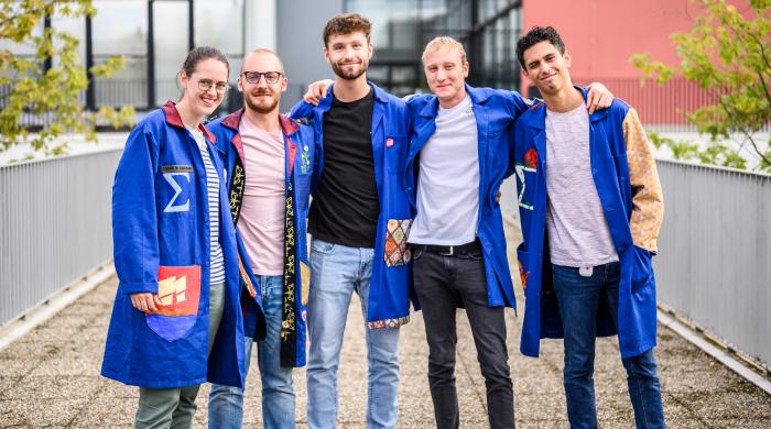 Groupes d'étudiants en alternance au sein de l'école Arts et Métiers sur le campus de Metz