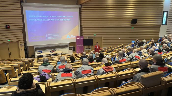 La responsable de la communauté AFAM a rencontré des étudiants à Paris, Châlons-en-Champagne et Cluny (banner)