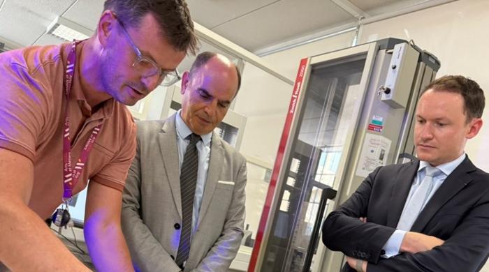 Machine de découpe plasma et une plateforme d’analyse mécanique augmentée